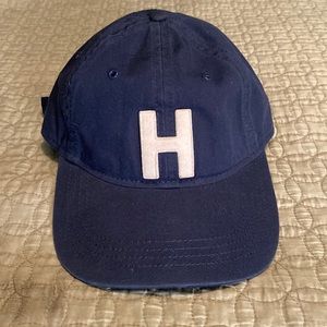 Tommy Hilfiger dad hat